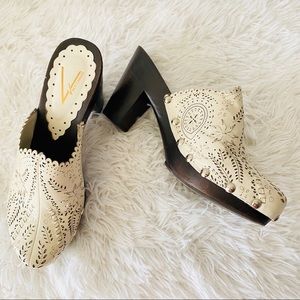 Vince Camuto women’s mules slip on clogs